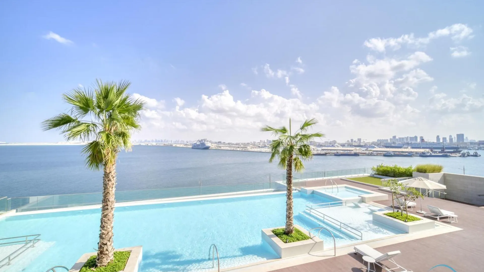 Serene 1Br At The Anwa By Omniyat Dubai Maritime City By Deluxe Holiday Homes United Arab Emirates